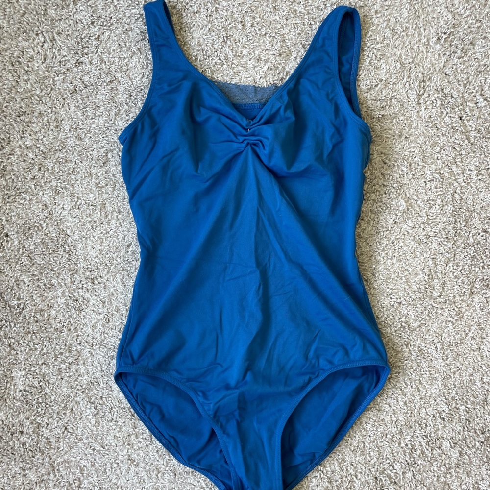 Mirella Lace Back Leo